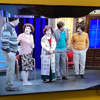 LG TV Ekranı Depremde Kırıldı