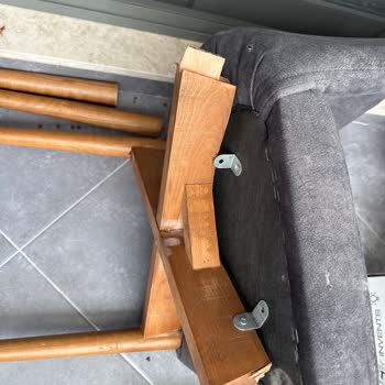 Kırkpınar Mağazaları Sözde 40 Yıllık Firmanın Yaptığı Sandalye Takımı