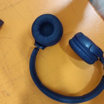JBL Tune 510BT Headphones Built In A Flimsy Way, Headband Broke