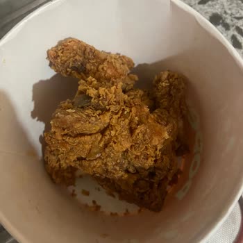 Popeyes Kötü Koku Ve Tadı Olan Kova Tavuk
