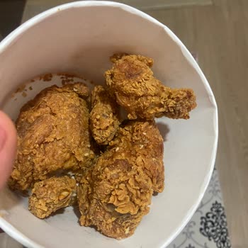 Popeyes Kötü Koku Ve Tadı Olan Kova Tavuk