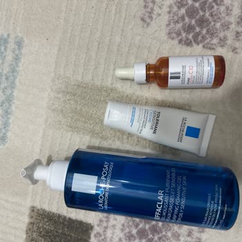 La Roche Jel Sivilce Yaptı