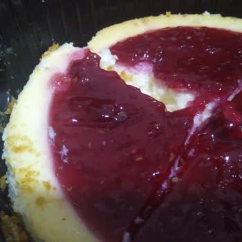 BİM'den Aldığım Frambuazlı Masante Cheesecake'te Yavru Salyangoz Çıktı