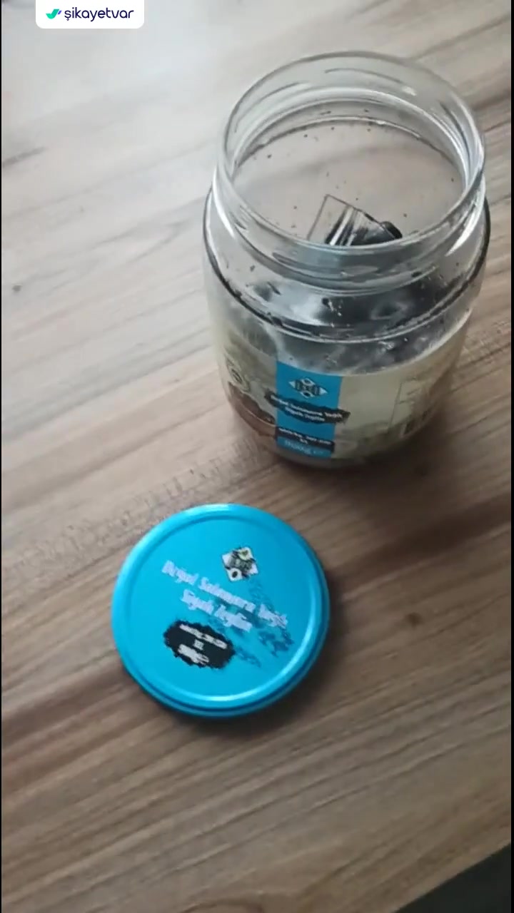 BİM Zeytin Kavanozunun İçinden Kırık Kavanoz Parçaları Çıktı videonun kapak resmi