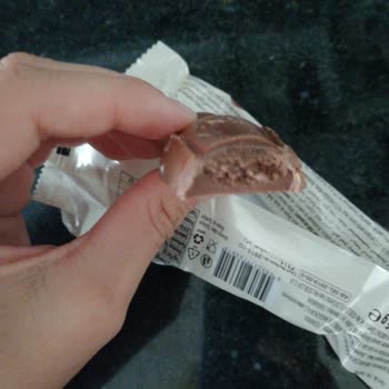 BİM Markasına Ait Aldığım Çikolata Yarım Çıktı