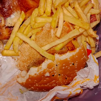 McDonald's Çöpe Atmak İçin Menü Gönderiyor