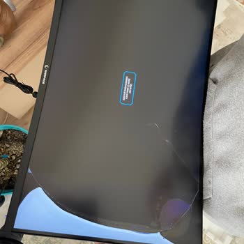 Biotech Bilgisayar'dan Kırık Monitör Geldi