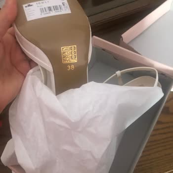 Elle Ayakkabı Personelinin Saygısızlığı