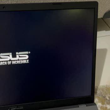 Asus Laptobumdaki Işık Sızıntısı Sorunu