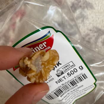 Şahiner Kuruyemiş Hiç Taze Değil Ve Cevizler Ve İncirler Küflü Ve Kurt Lü