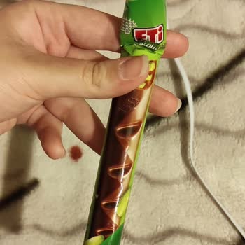 Eti Gıda Çikolata Aldım Ve Rengi Değişikti