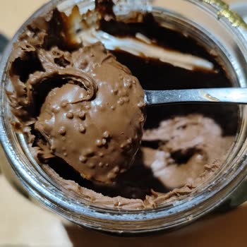 İçeriği Anlaşılamayan Pütürlü Nutella