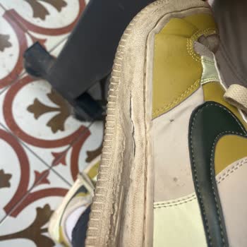 Vega Spor Tabanı Parçalanan Ayakkabı