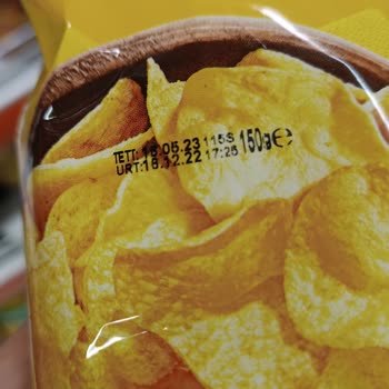 Özdilek AVM Reyonda Son Kullanma Tarihi Geçmiş Olan Ürün