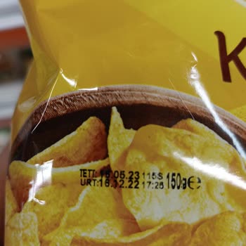 Özdilek AVM Reyonda Son Kullanma Tarihi Geçmiş Olan Ürün