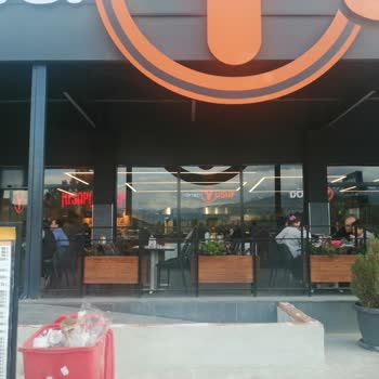 Köfteci Yusuf Engelli Girişi Kapatılmış