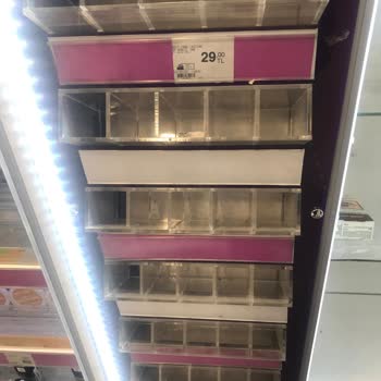 Tatvan Gratis Mağazasında Ürün Stoklarının Gelmemesi