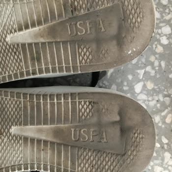 FLO'dan Us Polo Markalı Ayakkabının İç Ve Dış Tabanında Parçalanma