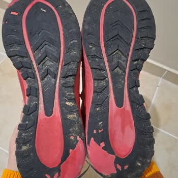 Lescon Spor Ayakkabı Tabanı İki Ay İçinde Eridi