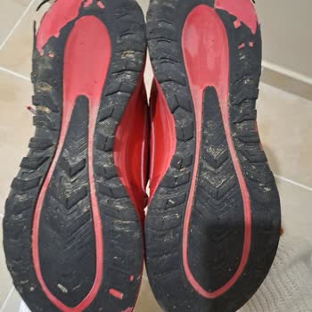 Lescon Spor Ayakkabı Tabanı İki Ay İçinde Eridi