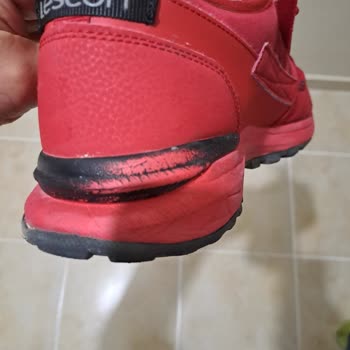 Lescon Spor Ayakkabı Tabanı İki Ay İçinde Eridi