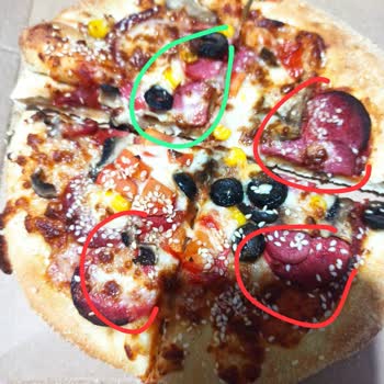 Pizza Hut Superboll Adında Boş Pizza!