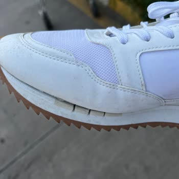 Lacoste Adidas Ayakkabımda Taban Sorunu Var Sports Plus+ Çözüm Sunmuyor