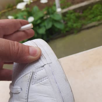 Adidas Shoes Show Counterfeit Quality and Poor Material