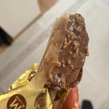 Magnum Dondurma İçi Boş Ve Tadı Kötü