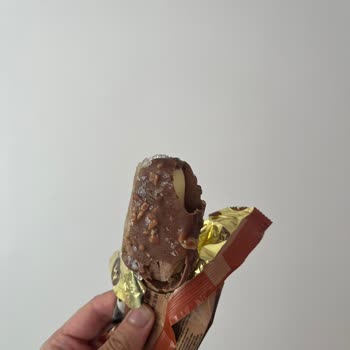 Magnum Dondurma İçi Boş Ve Tadı Kötü