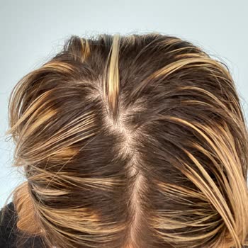 Ramazan Zengin Ekip Bay&bayan Kuaför Salonu Yanmış Şeritli Saç