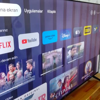 TCL Televizyon 65 İnç TV Ekranda Çizgiler Ve Bloklar Oluştu
