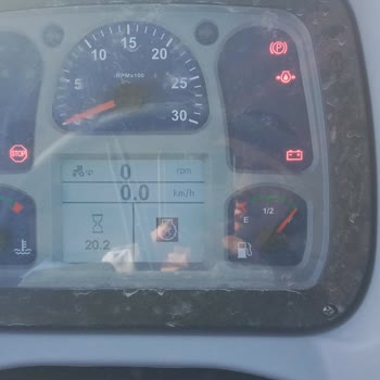 New Holland T4.75 S KW Işığı Yanıyor Ve Motor Gaz Yemiyor