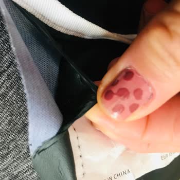 Zara'nın Kalitesiz Sünni Deri Ve Su Geçirmez Ürünleri