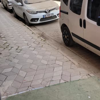 Yunusemre Belediyesi Yunusemre Ve Büyükşehir Belediyeleri Halkı Mağdur Etmesi