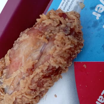 Popeyes Mağduriyeti Tavuğun Kıllı Olması