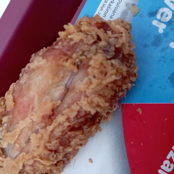 Popeyes Mağduriyeti Tavuğun Kıllı Olması
