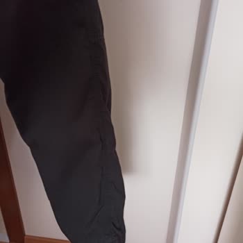 Bershka Pantolon Dikişi Yamuk