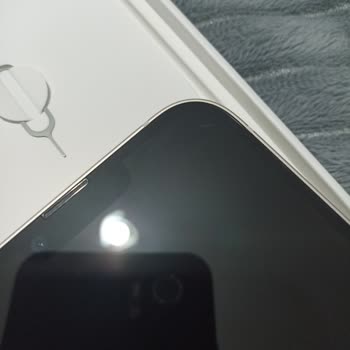 iPhone  Kutusundan Kırık Çıktı!