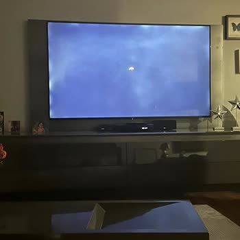 Arçelik Sıfır Televizyonda Ekranda Işık Süzmeleri Mevcut