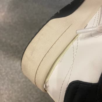 Bershka Açılma Yapılan Ayakkabı