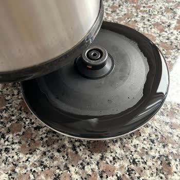 Arçelik Çay Makinem Su Kaçırıyor