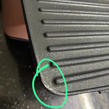 Amazon Defolu, Kullanılmış Ve Çizikleri Olan Tost Makinesi