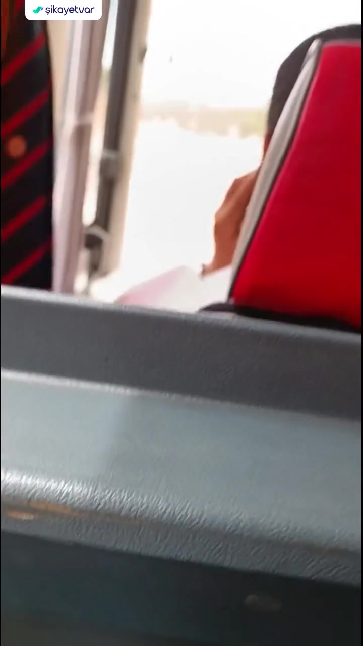 Fethiye Seyahat Telefon Görüşmesi Yapan Emniyetsiz Ve Dikkatsiz Sürücü videonun kapak resmi