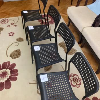 IKEA Adde Model Sandalyenin İçine Düşebilirsiniz...!