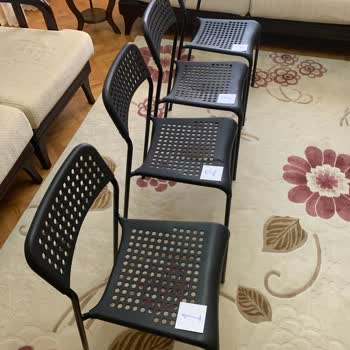 IKEA Adde Model Sandalyenin İçine Düşebilirsiniz...!