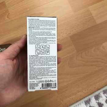 New Well Makeover Kaş Kirpik Boyası Renk Vermemesi Vadettiği Gibi Çıkmaması