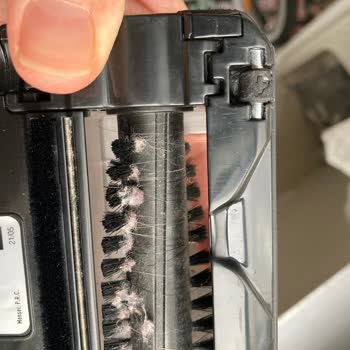 Arçelik Süpürgemin Fırçasındaki Tekerlekler Eridi