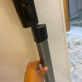 Philips 8000 Series Aqua Plus Vacuum Underperforming and Fragile