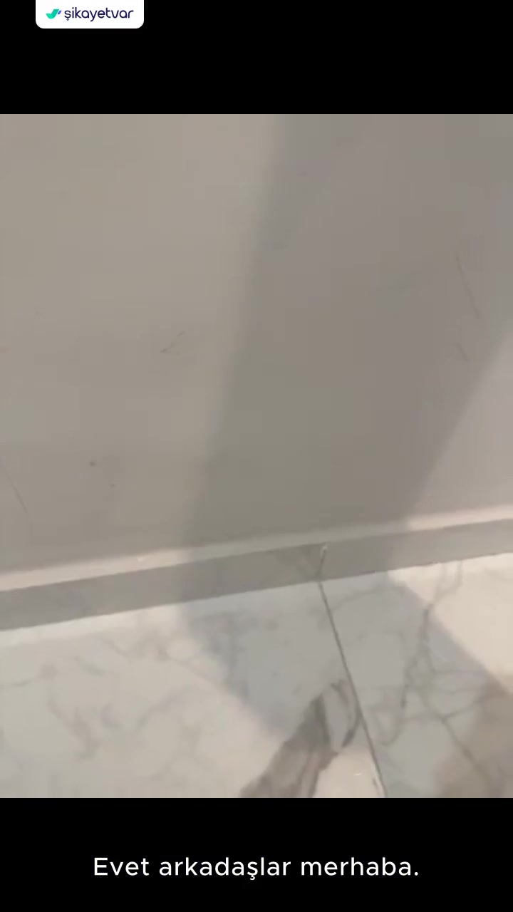 English Home Böyle Mağduriyet Görülmedi videonun kapak resmi